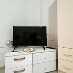 Quiet One Bedroom Apartament- Dajti View 아파트